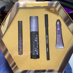 BNIB UD Holiday Hall of Fame